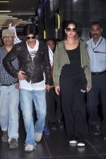 Shahrukh Khan, Katrina Kaif snapped at airport arrival in Mumbai on 27th March 2012 (4).jpg