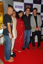 Sharman Joshi, Rajkumar Hirani, Vidhu Vinod Chopra, Kavita Krishnamurthy at Parinda premiere in PVR on 29th March 2012 (13).JPG