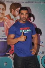 John Abraham at Vicky Donor music launch in Inorbit, Malad on 30th March 2012 (55).JPG