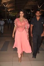 Priyanka Chopra snapped at the Airport in Mumbai on 4th April 2012 (10).JPG