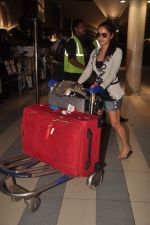 Shazahn Padamsee with Housefull 2 Stars snapped at Airport in Mumbai on 4th April 2012 (49).JPG