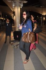 Zarine Khan with Housefull 2 Stars snapped at Airport in Mumbai on 4th April 2012 (34).JPG