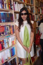 Nisha Jamwal at the launch of book Women and the Weight Loss by Rujuta Diwekar on 9th April 2012 (70).JPG