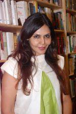 Nisha Jamwal at the launch of book Women and the Weight Loss by Rujuta Diwekar on 9th April 2012 (75).JPG