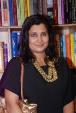 at the launch of book Women and the Weight Loss by Rujuta Diwekar on 9th April 2012 (40).JPG