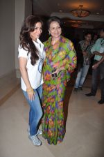 Soha Ali Khan, Sharmila Tagore at P&G Thank You Mom launch Event in J W Marriott, Juhu, Mumbai on 10th April 2012 (38).JPG