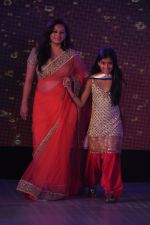 Mansi Joshi Roy at Manish Malhotra - Lilavati_s Save & Empower Girl Child show in Mumbai on 11th April 2012 400 (211).JPG