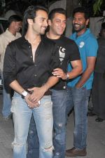 Salman Khan, Pulkit Samrat at Bitto Boss spl screening at Ketnav, Mumbai on 13th April 2012 (35).jpg