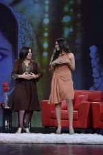 Sania Mirza, Farah Khan at  NDTV_s Raveena chat show inMumbai on 14th April 2012 (26).JPG