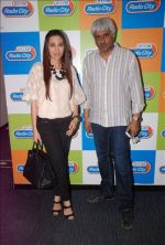 Karisma Kapoor, Vikram Bhatt at radio city event in Mumbai on 17th April 2012 (64).JPG