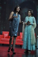 Sushmita Sen, Raveena Tandon at Raveena_s chat show for NDTV on 17th April 2012 (151).JPG
