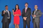 Katrina kaif unveils the new Blackberry curve 9220 in delhi on 18th April 2012 (7).JPG