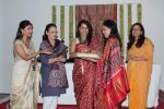 Shobha De at the launch of Soha Parekh_s Sari - Splendour In Thread in Mumbai on 18th April 2012 (36).JPG