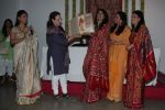 Shobha De at the launch of Soha Parekh_s Sari - Splendour In Thread in Mumbai on 18th April 2012 (37).JPG