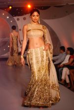 Parvathy Omnakuttan  walk the ramp at SNDT Chrysalis fashion show in Mumbai on 20th April 2012 (71).JPG