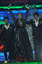 Geeta Kapoor at Dance India Dance grand finale in Mumbai on 21st April 2012 (44).JPG