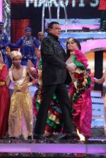 Mithun Chakraborty at Dance India Dance grand finale in Mumbai on 21st April 2012 (177).JPG