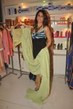 Krishika Lulla at the launch of Bhagyashree_s store in Juhu, Mumbai on 25th April 2012 (40).JPG