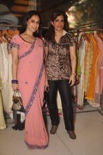 Lucky Morani, Bina Aziz at the launch of Bhagyashree_s store in Juhu, Mumbai on 25th April 2012 (48).JPG
