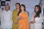 Madhuri Dixit, Gulzar, Mitali Singh, Bhupinder Singh at Gulzar_s Aksar album launch in ITC Grand Maratha, Mumbai on 25th April 2012 (175).JPG