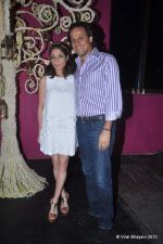 haseena with nayar at Mozez Singh collection launch in Good Earth on 28th April 2012.JPG