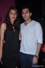 ritesh sidhwani with wife at Mozez Singh collection launch in Good Earth on 28th April 2012.JPG