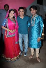 Aamir Khan promotes Satyamev Jayate on star plus serial sets in Andheri, Mumbai on 30th April 2012 (6).JPG