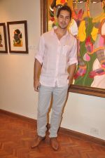 Dino Morea at art event hosted by Nandita Mahtani and Penny Patel in India Fine Art on 2nd May 2012 (2).JPG