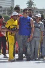 Salman Khan at Junnon match organised by Roataract Club of HR College on 1st May 2012 (120).JPG