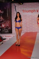 at Triumph Inspiration Award 2012 in Mumbai on 2nd May 2012 (42).JPG