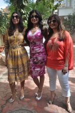 Shamita Shetty, Kiran Bawa at Shilpa Shetty_s baby shower ceremony in Juhu, Mumbai on 3rd May 2012 (16).JPG