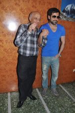 Emraan Hashmi, Mukesh Bhatt promote Jannat 2 in Gaiety, Mumbai on 4th May 2012 (116).JPG