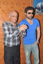 Emraan Hashmi, Mukesh Bhatt promote Jannat 2 in Gaiety, Mumbai on 4th May 2012 (123).JPG