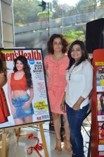 Jacqueline Fernandez launches Women_s Health new cover in Crossword, Mumbai on 4th May 2012 (22).JPG