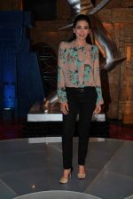 Karisma Kapoor on the sets of Sony Max Extra Innings in R K Studios on 6th May 2012JPG (61).JPG