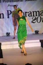 at Goradia fashion show in Mumbai on 4th May 2012JPG (231).JPG