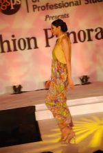 at Goradia fashion show in Mumbai on 4th May 2012JPG (357).JPG