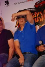 Vidhu Vinod Chopra at Ferrari Ki Sawari first look in Cinemax, Mumbai on 8th May 2012 (5).JPG