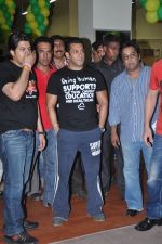 Salman Khan inaugurates Nitro Gym in Thane,Mumbai on 9th May 2012 (28).JPG