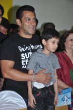 Salman Khan inaugurates Nitro Gym in Thane,Mumbai on 9th May 2012 (16).JPG