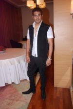 Kaishav Arora at Anita More fashion event in Grand Hyatt, Mumbai on 11th May 2012 (17).JPG