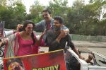 Sonakshi Sinha, Akshay Kumar, Prabhu Deva at Rowdy Rathore promotional rickshaw race on 12th May 2012 (59).JPG