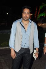 Mika Singh at lyrics writer Shabbir Ahmed wedding reception in Mumbai on 13th May 2012 (56).JPG