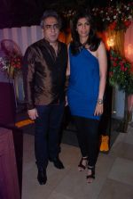at Talat Aziz concert in Blue Sea on 13th May 2012 (251).JPG