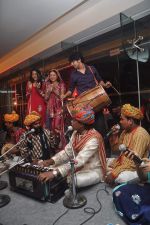 Pratyusha Banerjee, Shashank Vyas, Anjum Farooki at Balika Vadhu 1000 episode bash in Mumbai on 14th May 2012 (35).JPG