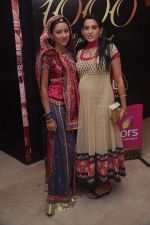 Pratyusha Banerjee, Smita Bansal at Balika Vadhu 1000 episode bash in Mumbai on 14th May 2012 (46).JPG