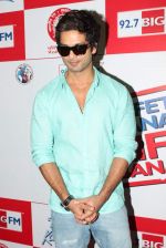 Shahid Kapoor at Big FM in Mumbai on 16th May 2012(40).JPG