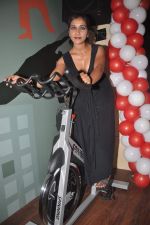 Nisha Yadav at Physemo Fitness Studios in Kotia Nirman, Behind Fun Republic, Andheri on 18th May 2012 (40).JPG