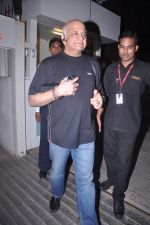 Surendra Shetty at Hinduja Healthcare Surgical Hospital, Shilpa Shetty,Raj Kundra blessed with a baby boy in suburban Khar on 21st May 2012 (8).JPG