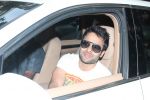 Jacky BHagnani at Hinduja Healthcare Surgical Hospital, Shilpa Shetty,Raj Kundra blessed with a baby boy in suburban Khar on 22snd May 2012 (4).JPG